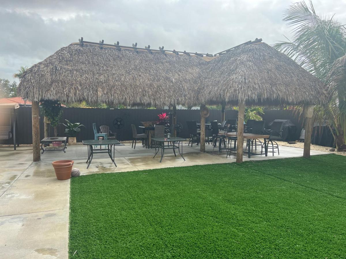Paradise Oasis1 Golden Glades Buitenkant foto